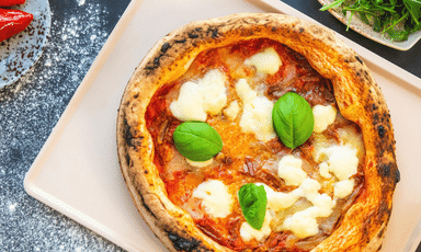 Pizzastein reinigen: So wird dein Pizzastein wieder sauber