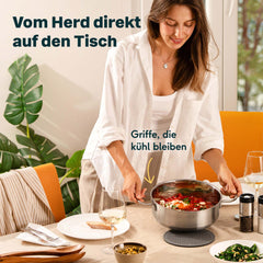 Servierpfanne 24 cm kommt vom Herd direkt auf den gedeckten Tisch