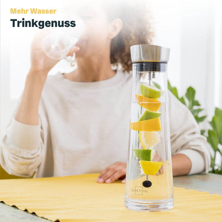 Wasserkaraffe mit Spieß für Obst oder Gemüse - 1 Liter - Spülmaschinenfest